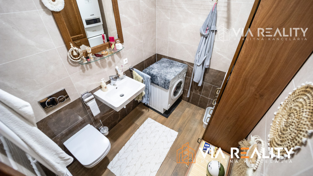 4 izbový rodinný dom, 4x parking, prenájom, Krajná ulica, Stupava