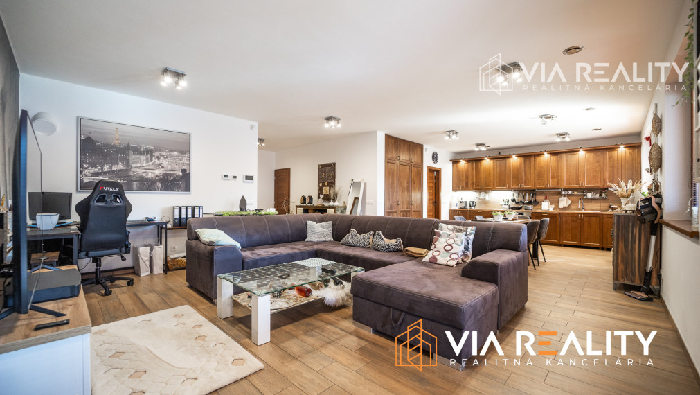 4 izbový rodinný dom, 4x parking, prenájom, Krajná ulica, Stupava