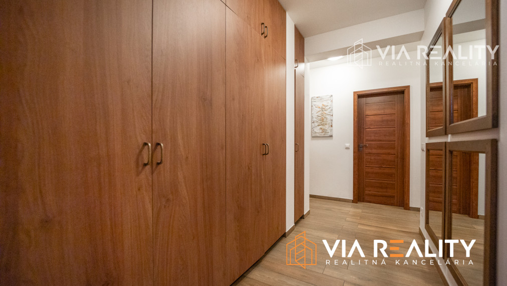 4 izbový rodinný dom, 4x parking, prenájom, Krajná ulica, Stupava