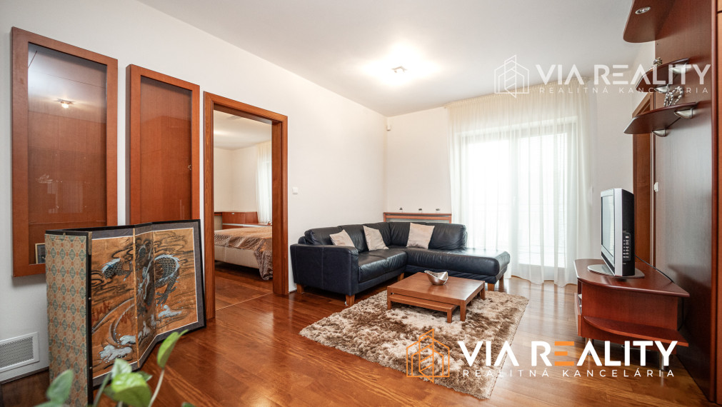 7-izbový rodinný dom, vnútorný bazén, sauna, dvojgaráž, harmonické prostredie, Rača, Bratislava