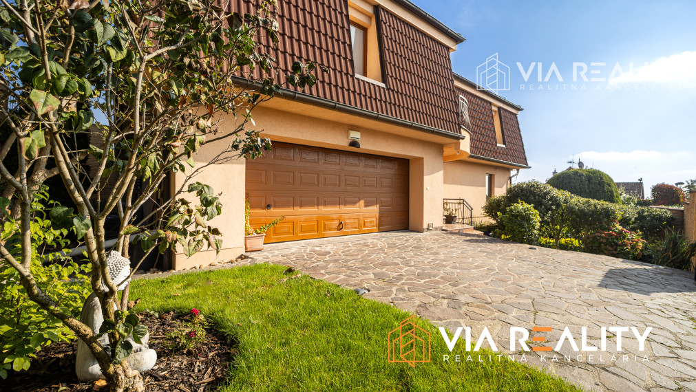 7-izbový rodinný dom, vnútorný bazén, sauna, dvojgaráž, harmonické prostredie, Rača, Bratislava