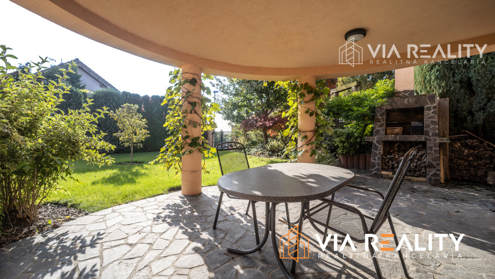 7-izbový rodinný dom, vnútorný bazén, sauna, dvojgaráž, harmonické prostredie, Rača, Bratislava