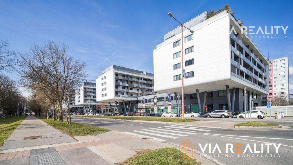 2-izbový byt v SkyBox na prenájom, Pajštúnska, Bratislava - Petržalka, ihneď voľný,