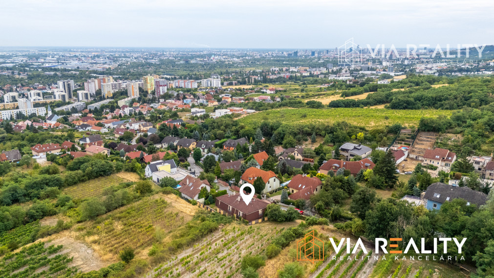 7-izbový rodinný dom, vnútorný bazén, sauna, dvojgaráž, harmonické prostredie, Rača, Bratislava