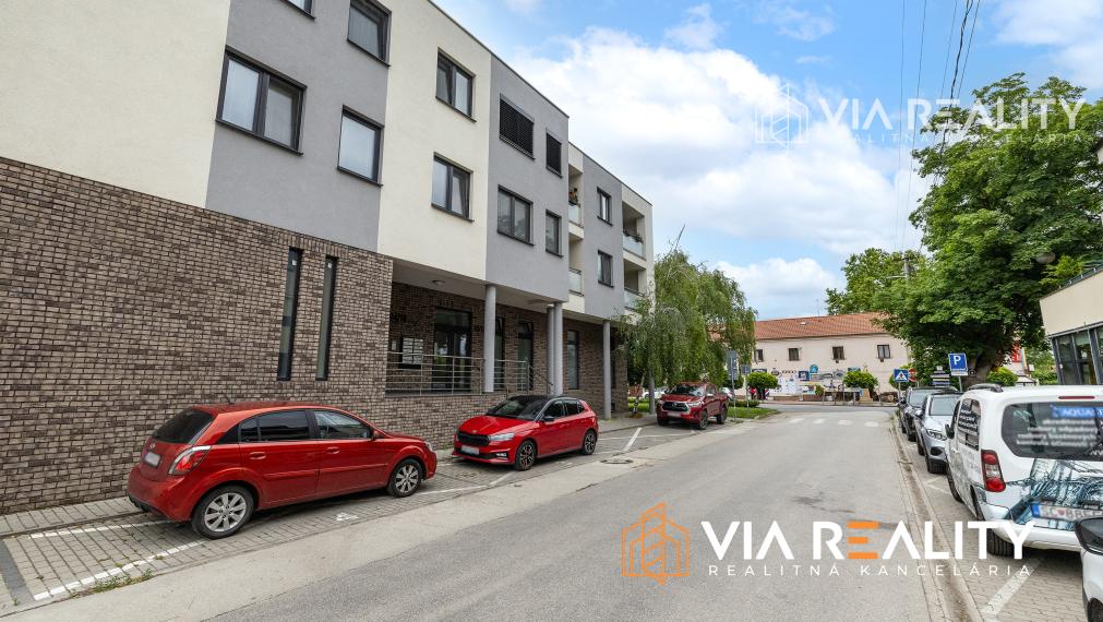 PRENAJATE Obchodný priestor, Bernolákovska 18, Ivanka pri Dunaji