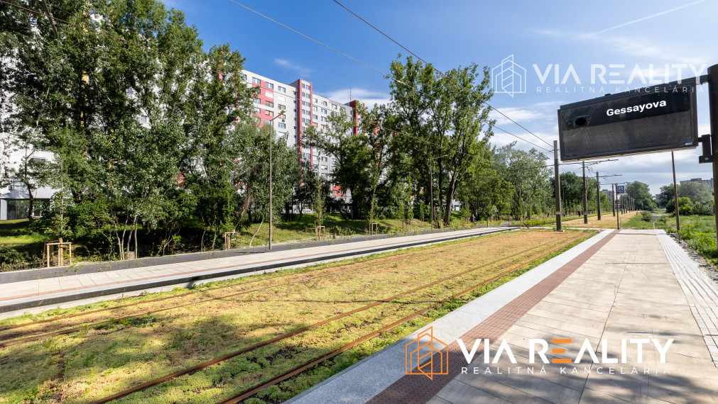 Garsónka na predaj, PREBIEHA KOMPLETNÁ REKONŠTRUKCIA Gessayova 41, Petržalka, Bratislava