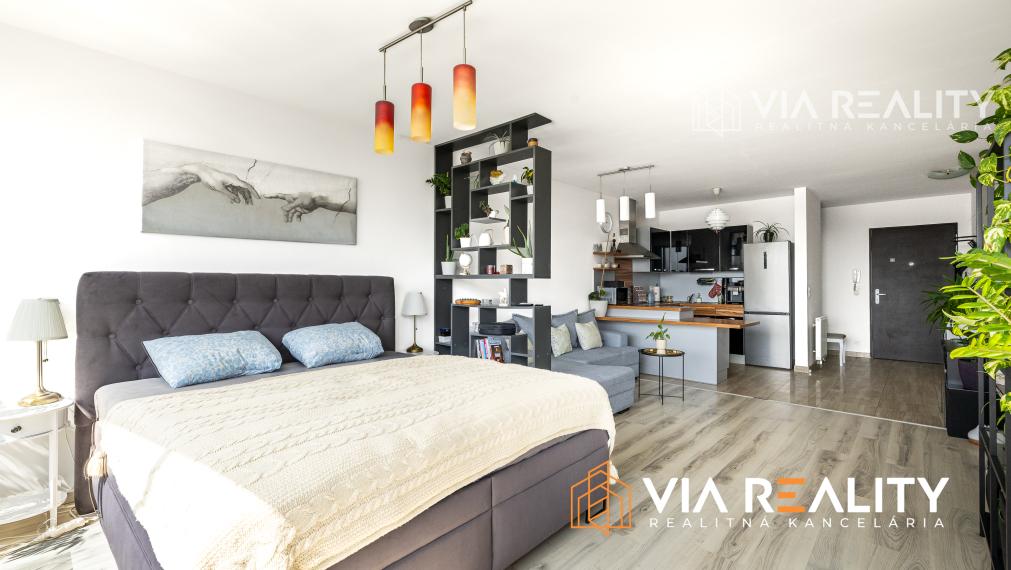 REZERVOVANÉ 2-izbový byt, Tri veže, loggia, parking, predaj, Bratislava - Nové Mesto