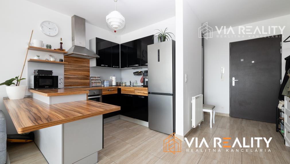 REZERVOVANÉ 2-izbový byt, Tri veže, loggia, parking, predaj, Bratislava - Nové Mesto