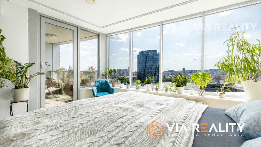 REZERVOVANÉ 2-izbový byt, Tri veže, loggia, parking, predaj, Bratislava - Nové Mesto