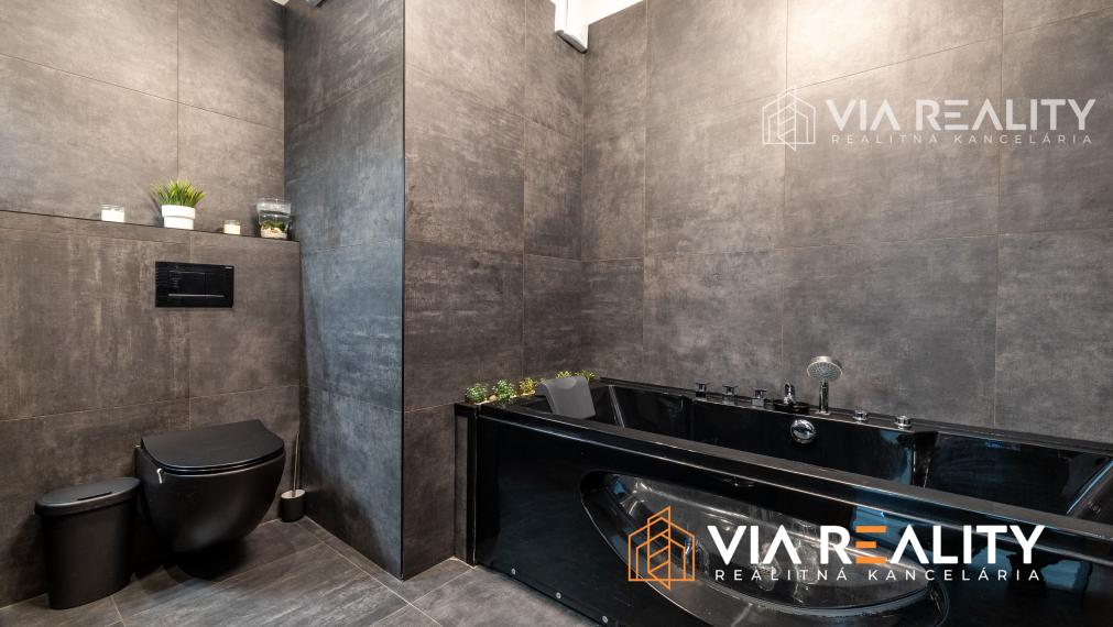 REZERVOVANÉ 2-izbový byt, Tri veže, loggia, parking, predaj, Bratislava - Nové Mesto