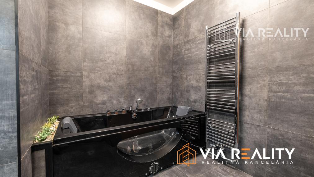 REZERVOVANÉ 2-izbový byt, Tri veže, loggia, parking, predaj, Bratislava - Nové Mesto