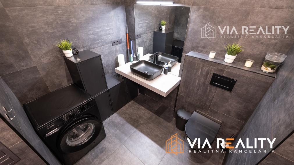 REZERVOVANÉ 2-izbový byt, Tri veže, loggia, parking, predaj, Bratislava - Nové Mesto