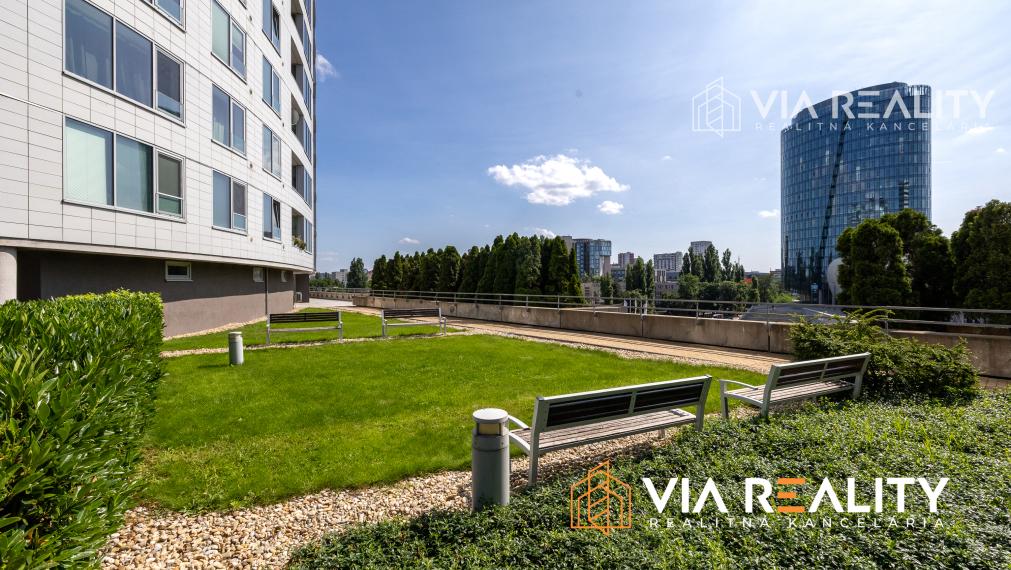 REZERVOVANÉ 2-izbový byt, Tri veže, loggia, parking, predaj, Bratislava - Nové Mesto