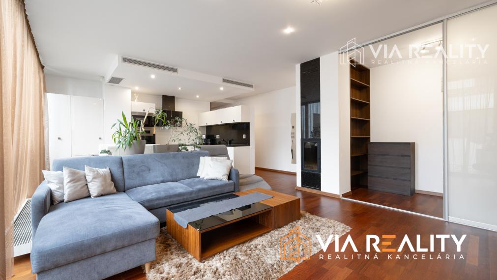 Predaj 2-izbový byt, pre Airbnb + PARKING – Dunajská, Staré Mesto – Bratislava