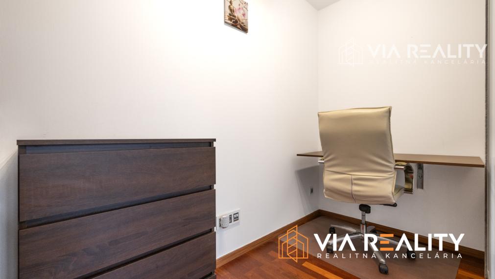 Predaj 2-izbový byt, pre Airbnb + PARKING – Dunajská, Staré Mesto – Bratislava