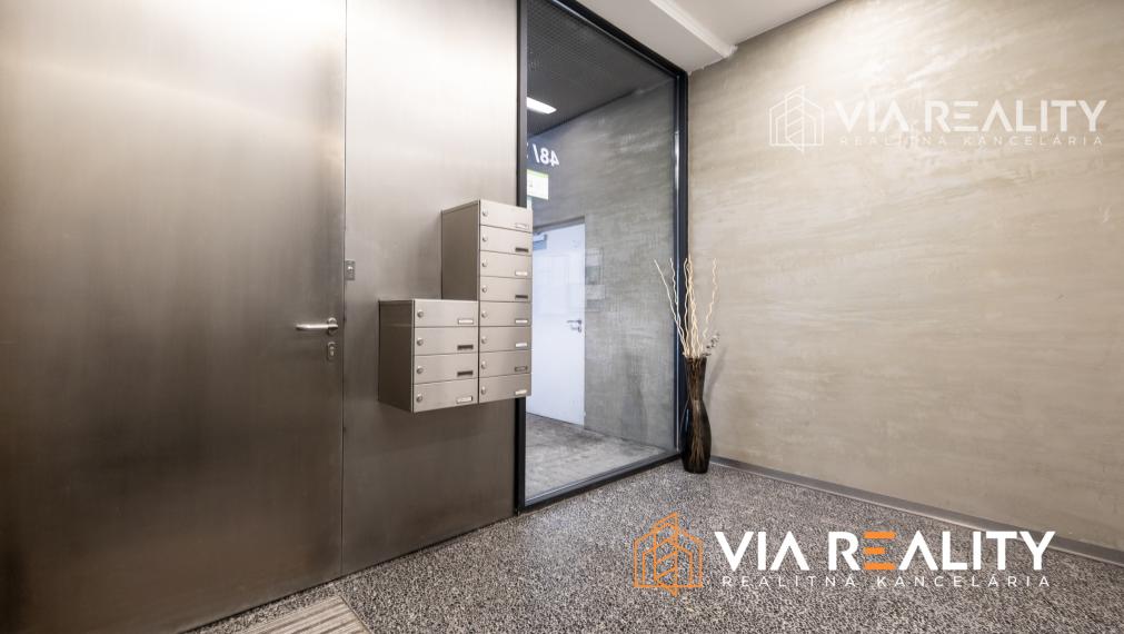 Predaj 2-izbový byt, pre Airbnb + PARKING – Dunajská, Staré Mesto – Bratislava