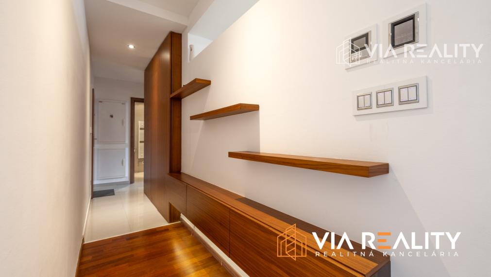 Predaj 2-izbový byt + PARKING – Dunajská, Staré Mesto – Bratislava