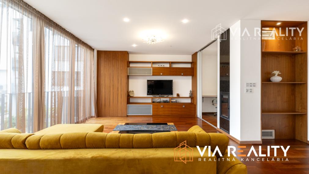 Predaj 2-izbový byt + PARKING – Dunajská, Staré Mesto – Bratislava