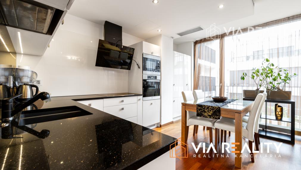 Predaj 2-izbový byt + PARKING – Dunajská, Staré Mesto – Bratislava