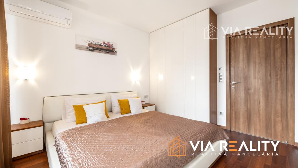 Predaj 2-izbový byt + PARKING – Dunajská, Staré Mesto – Bratislava