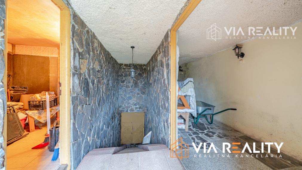 Rekreačný dom s vínnou pivnicou – Stará Hora, Sebechleby