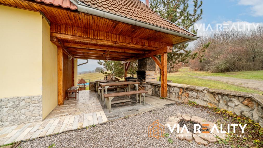 Rekreačný dom s vínnou pivnicou – Stará Hora, Sebechleby