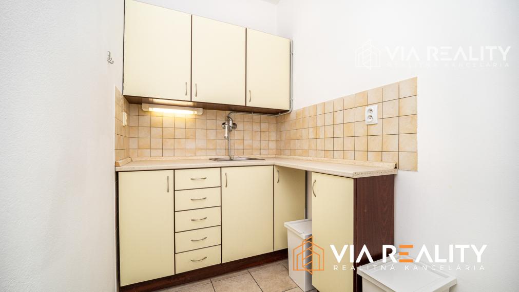 Na prenájom: Klimatizovaná kancelária 36 m² – Kopčianska, Petržalka, Bratislava