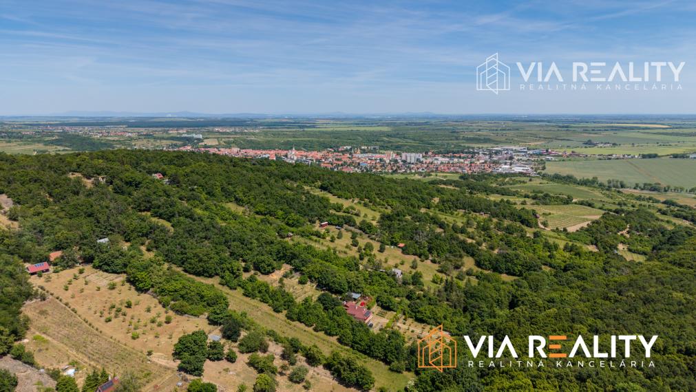 Rekreačný pozemok so zrubom (chatou) a vinohradom, 4122 m² – Modra