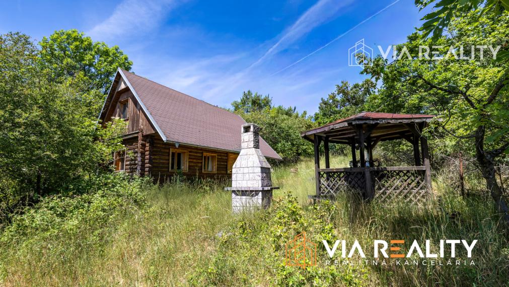 Rekreačný pozemok so zrubom (chatou) a vinohradom, 4122 m² – Modra