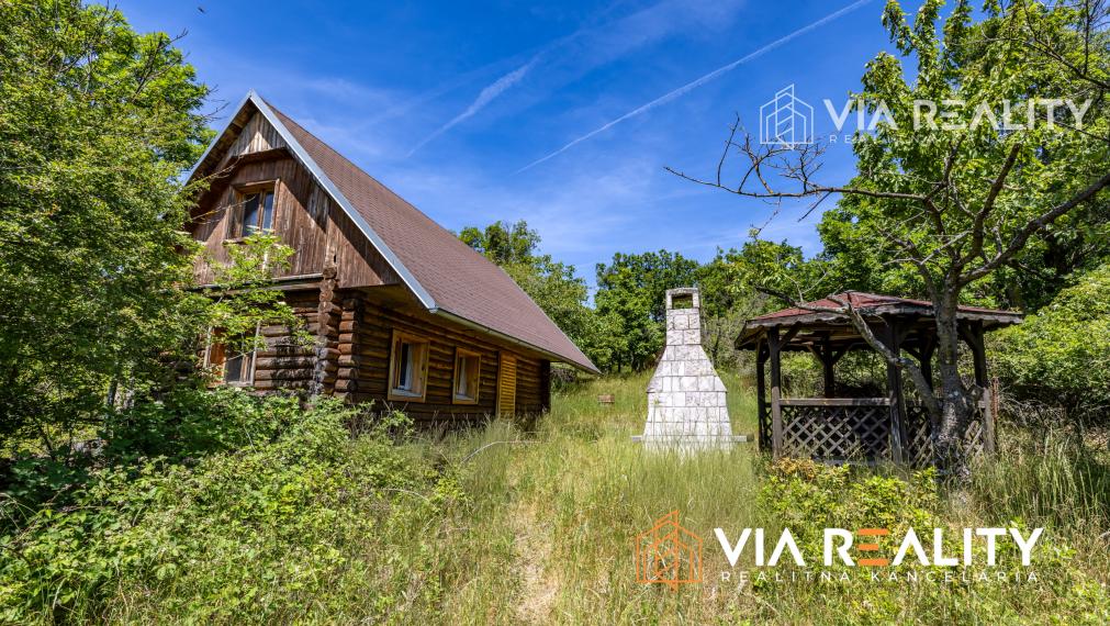 Rekreačný pozemok so zrubom (chatou) a vinohradom, 4122 m² – Modra