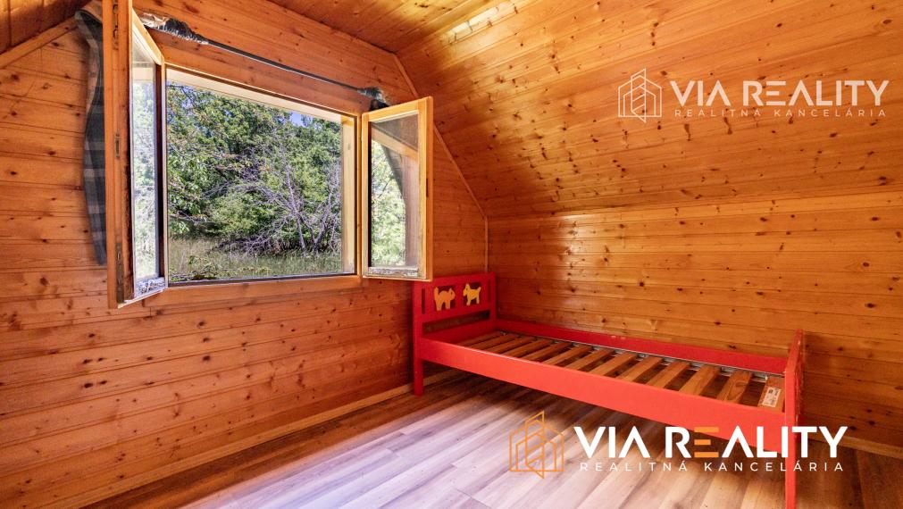 Rekreačný pozemok so zrubom (chatou) a vinohradom, 4122 m² – Modra