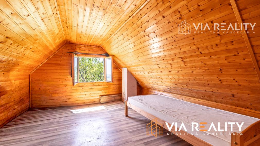 Rekreačný pozemok so zrubom (chatou) a vinohradom, 4122 m² – Modra