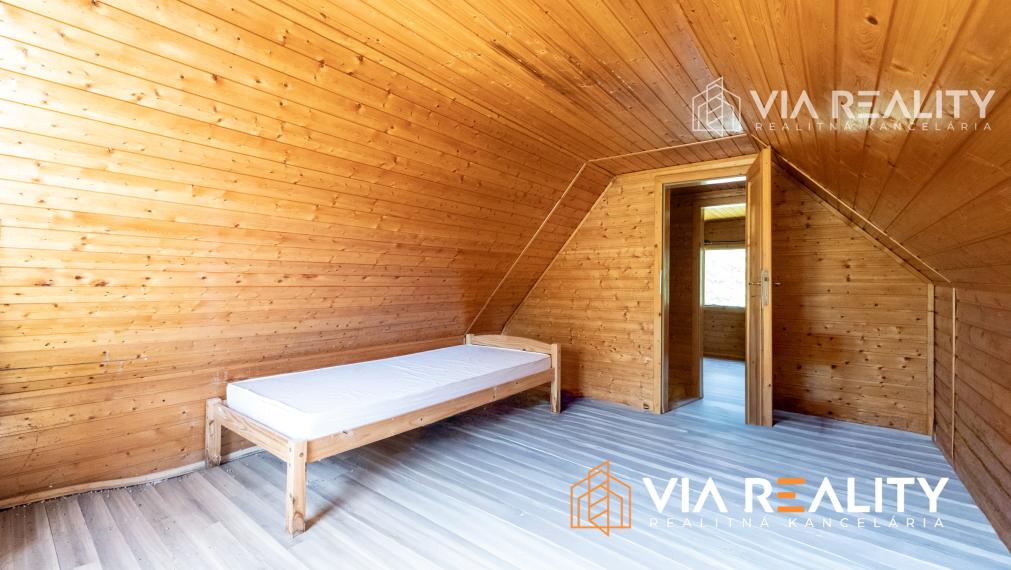 Rekreačný pozemok so zrubom (chatou) a vinohradom, 4122 m² – Modra
