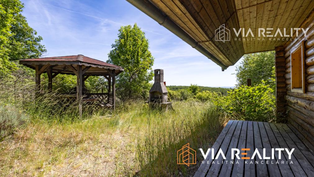 Rekreačný pozemok so zrubom (chatou) a vinohradom, 4122 m² – Modra