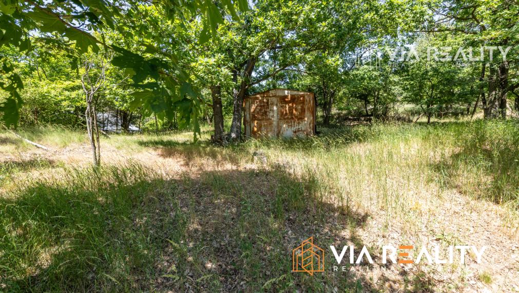 Rekreačný pozemok so zrubom (chatou) a vinohradom, 4122 m² – Modra