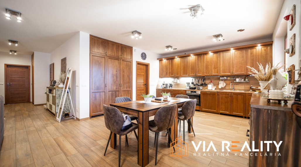 4 izbový rodinný dom, 4x parking, prenájom, Krajná ulica, Stupava