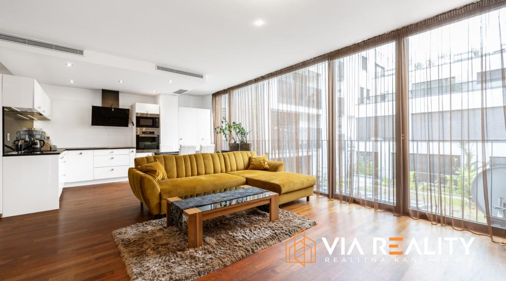 Predaj 2-izbový byt + PARKING – Dunajská, Staré Mesto – Bratislava