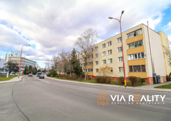 PREDANÉ 3-izbový byt s loggiou, pôvodný stav, predaj, Bieloruská, Bratislava – Podunajské Biskupice