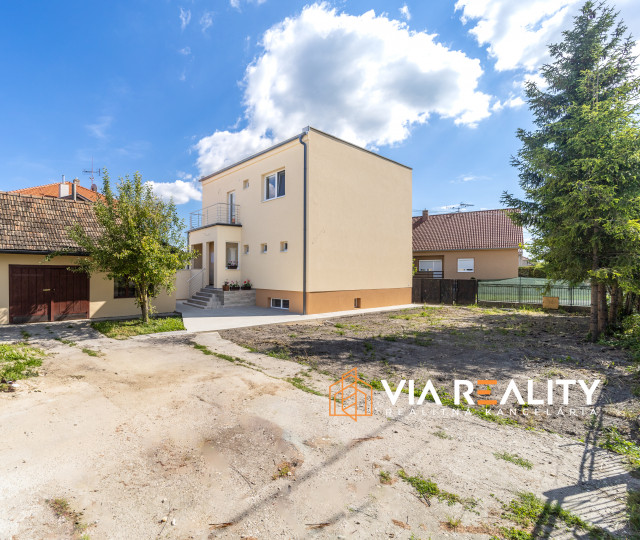 4-izbový rodinný dom s garážou, predaj, Holice, okr. Dunajská Streda