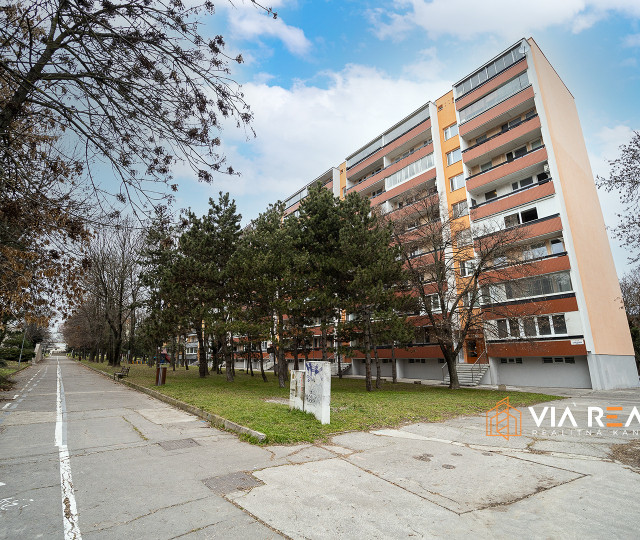 1-izbový byt s loggiou, prenájom, Ľuda Zúbka, Bratislava - Dúbravka