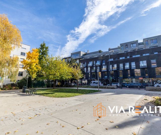 Predaj 2-izbový byt, pre Airbnb + PARKING – Dunajská, Staré Mesto – Bratislava