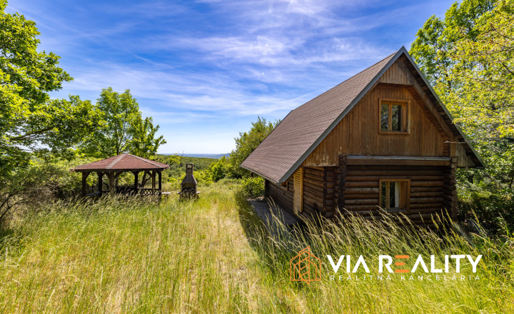 Rekreačný pozemok so zrubom (chatou) a vinohradom, 4122 m² – Modra