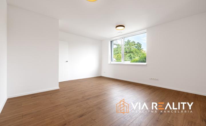 3-izbový byt v rodinnom dome, záhrada, 2x parking, novostavba, klimatizácia, fotovoltaické panely, predaj, Dunajská Lužná - fotografia 12