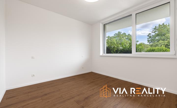 3-izbový byt v rodinnom dome, záhrada, 2x parking, novostavba, klimatizácia, fotovoltaické panely, predaj, Dunajská Lužná - fotografia 15